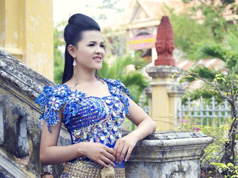 Ngắm nhan sắc của 'Á hậu các dân tộc' Sơn Thị Dura Ngắm nhan sắc của 'Á hậu các dân tộc' Sơn Thị Dura