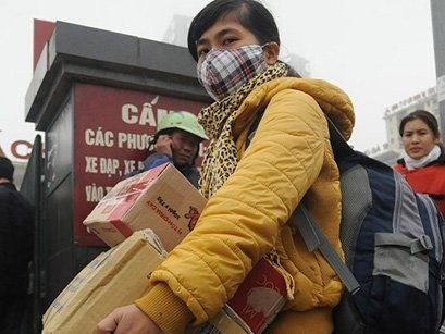 Gửi học phí cho con bằng rau và cá Gửi học phí cho con bằng rau và cá