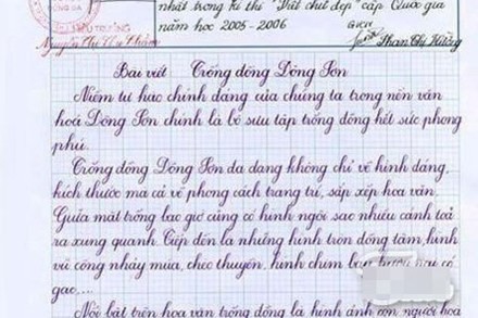 Phát sốt với cậu bé viết chữ đẹp như đánh máy Phát sốt với cậu bé viết chữ đẹp như đánh máy