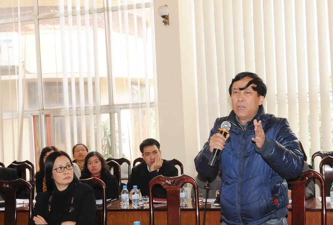 Nguy hiểm nhà báo điều tra nhập vai Nhà báo Nguyễn Việt Chiến phát biểu tại hội thảo. Ảnh: Cao Nhật