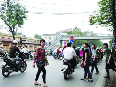Sinh viên không dùng cầu bộ hành? Sinh viên không dùng cầu bộ hành?
