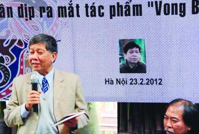 Nguyễn Huy Thiệp vì sao 'Vong bướm'? Nguyễn Huy Thiệp ra mắt "Vong bướm". Ảnh: Toan Toan
