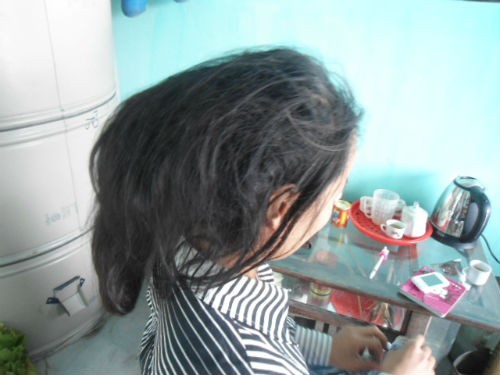 Người phụ nữ Hải Dương khổ sở với mái tóc 'sư tử' Người phụ nữ Hải Dương khổ sở với mái tóc 'sư tử'