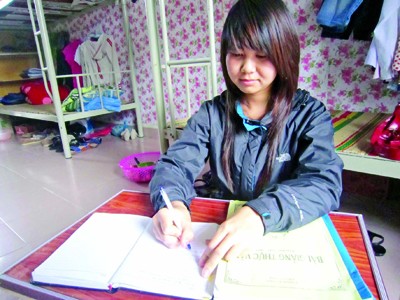 Những cô gái bản nơi giảng đường Những cô gái bản nơi giảng đường