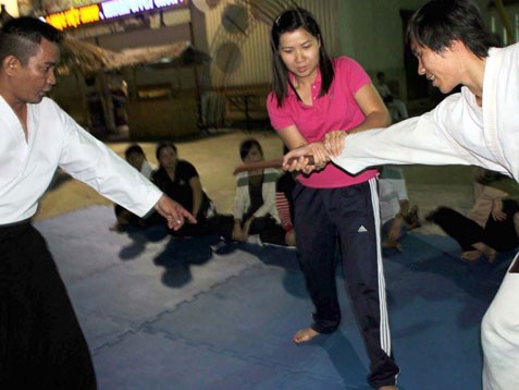 Không chỉ để tự vệ Không chỉ để tự vệ
