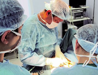 Cẩn thận khi nâng ngực Cẩn thận khi nâng ngực