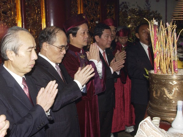 Tưởng niệm các Vua Hùng Tưởng niệm các Vua Hùng