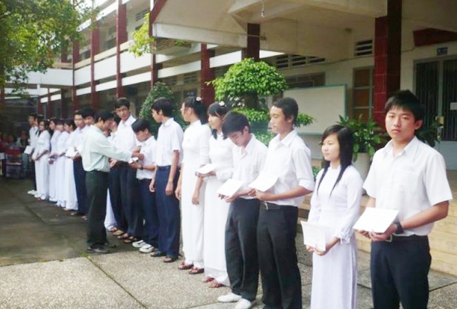 Tôi buồn vì không được chia sẻ Tuyên dương học sinh giỏi ở Bình Dương. Ảnh: Song Nguyễn