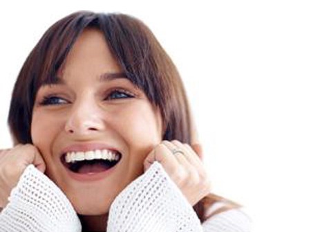 Trẻ thêm 10 tuổi không qua phẫu thuật Khuôn mặt trẻ lâu với nụ cười tươi