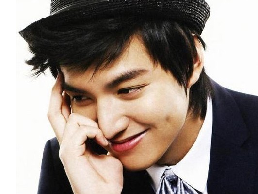 Mỹ nam Lee Min Ho hóa thân thành chàng mê gái Mỹ nam Lee Min Ho hóa thân thành chàng mê gái