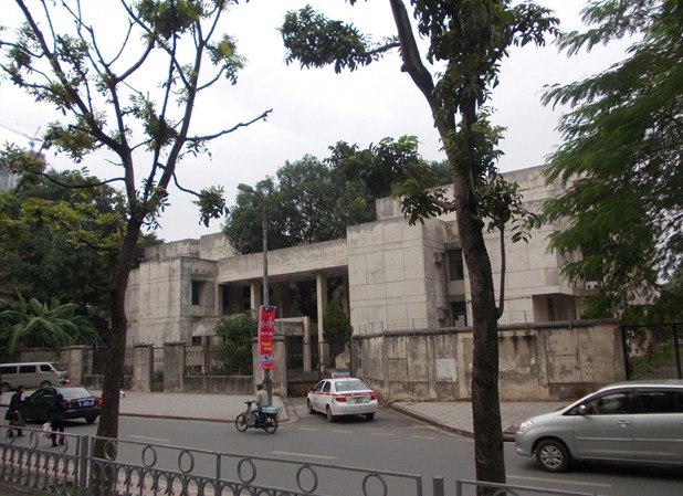 Những 'ngôi nhà ma' giữa lòng Hà Nội Những 'ngôi nhà ma' giữa lòng Hà Nội