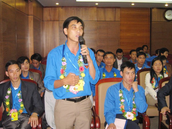 Thu hút thanh niên bằng câu lạc bộ Bí thư Đoàn cơ sở hiến kế thu hút thanh niên. Ảnh: Lưu Trinh