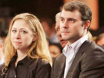 Vợ chồng Ngoại trưởng Mỹ 'hồi hộp' chờ hôn lễ của con gái Chelsea Clinton và người chồng chưa cưới Marc Menzvinsky