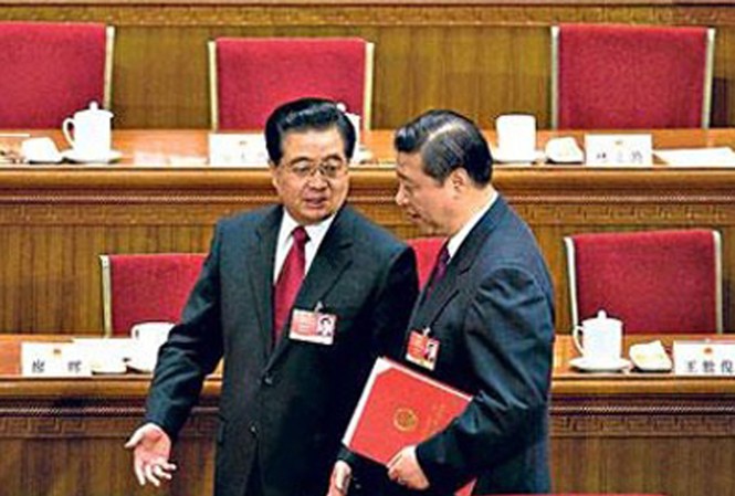 Trung Quốc chuẩn bị nhân sự cho Đại hội 18 (Kỳ 1) Phó chủ tịch nước Tập Cận Bình với Tổng Bí thư, Chủ tịch nước Hồ Cẩm Đào (trái)