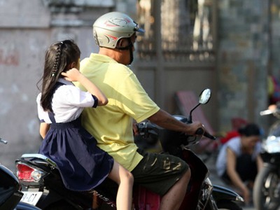 Chở trẻ phải kèm giấy khai sinh ? Chở trẻ phải kèm giấy khai sinh ?