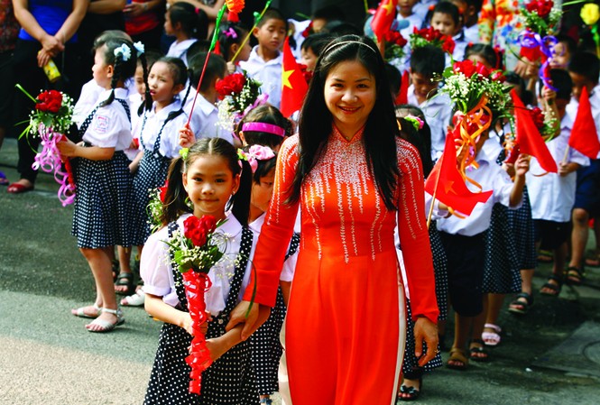 Giáo viên 'đỏ mắt' chờ phụ cấp thâm niên Giáo viên là nghề cao quý, và ở nhiều nơi, phụ cấp thâm niên đang được thầy cô chờ đợi. Ảnh: Hồng Vĩnh