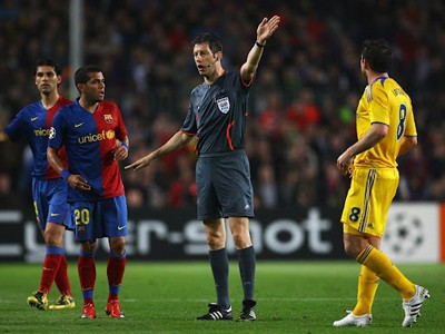 Chelsea-Barcelona: 'Oan gia' ngõ hẹp Trọng tài thường đóng vai chính trong những cuộc đụng độ giữa Chelsea và Barcelona Ảnh: Getty Images