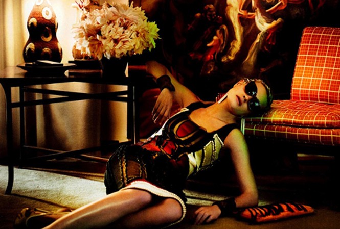 Không gian lạ trước vẻ đẹp siêu mẫu Natalia Vodianova Không gian lạ trước vẻ đẹp siêu mẫu Natalia Vodianova