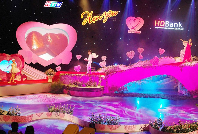 MC Quỳnh Hương: Lật giở nhật ký 'thay lời muốn nói' Một chương trình văn nghệ trong “Thay lời muốn nói”