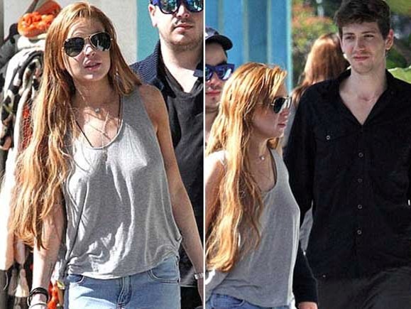 Lindsay Lohan lại thả rông ngực xuống phố Lindsay Lohan lại thả rông ngực xuống phố