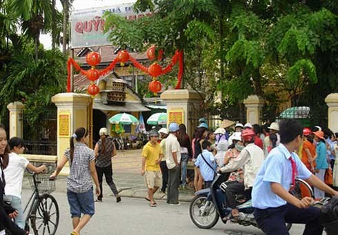 Mốt thuê chú rể để cưới chạy bầu Mốt thuê chú rể để cưới chạy bầu