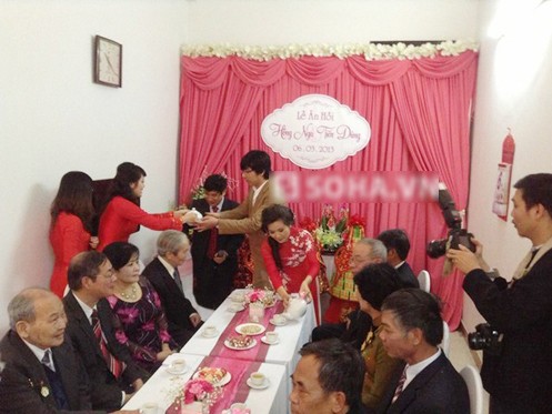 'Giáo sư Xoay' đi hỏi vợ 'Giáo sư Xoay' đi hỏi vợ