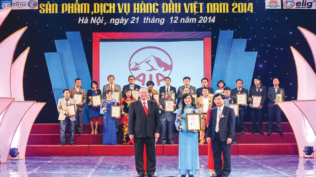 Sản phẩm dịch vụ hàng đầu Việt Nam 2014 AIA Việt Nam nhận danh hiệu Sản phẩm - Dịch vụ hàng đầu Việt Nam 2014.