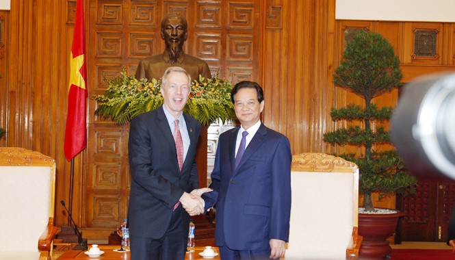 Xúc tiến dỡ bỏ hoàn toàn lệnh cấm bán vũ khí cho Việt Nam Thủ tướng Chính phủ Nguyễn Tấn Dũng tiếp Đại sứ Hoa Kỳ Theodore Osius. Ảnh: Duy Bách.