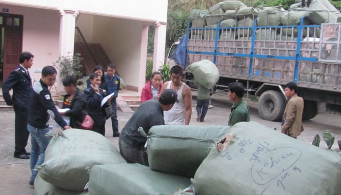 Giáp Tết, buôn lậu ngày càng tinh vi Một vụ gian lận thương mại vừa bị lực lượng chức năng Lạng Sơn phát hiện.