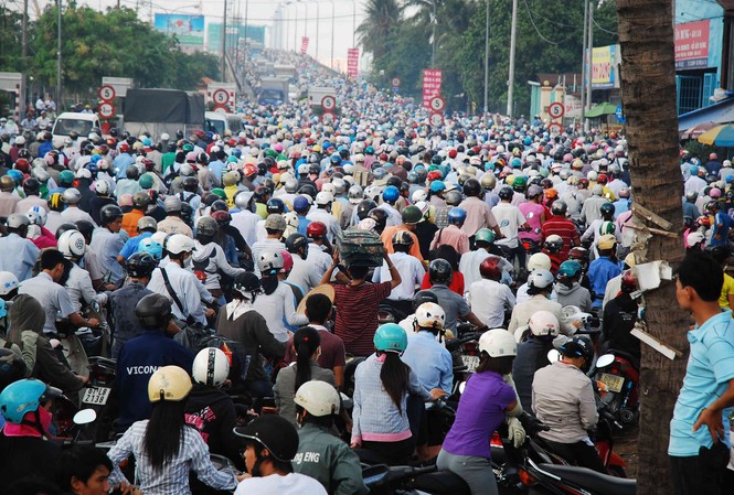 Lỗi phân làn, giao thông ùn ứ Ảnh minh họa