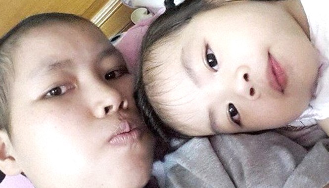 Hồi sinh sau 15 giờ chết lâm sàng Chị Nguyễn Thị Thu Huyền và con gái Diệp Bảo Vy. Ảnh: nhân vật cung cấp.