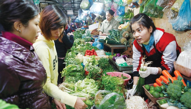Quyền người tiêu dùng: Tẩy chay! Thường trực câu hỏi: Liệu đây có là rau sạch?. Ảnh: Hồng Vĩnh.