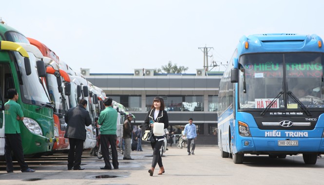 Doanh nghiệp vận tải đang “đục nước béo cò” Cần phải làm rõ có hay không việc “bắt tay” làm giá cước vận tải. Ảnh: Như Ý.