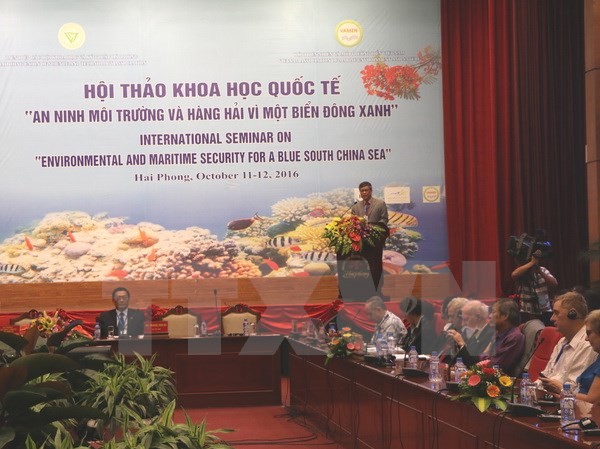 Trung Quốc hủy hoại nhiều rạn san hô ở Trường Sa Phó Chủ tịch UBND thành phố Hải Phòng Nguyễn Xuân Bình phát biểu tại Hội thảo. (Ảnh: Minh Thu/TTXVN)