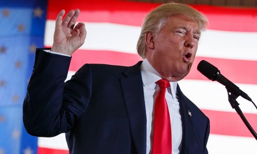 Chuyện tháng Mười Phát ngôn của Trump liên quan đến phụ nữ tung ra tuần qua thì khiến nhiều người sốc nhưng cái hay sau đó, là phản ứng gay gắt của những nhân vật quan trọng về vụ này.