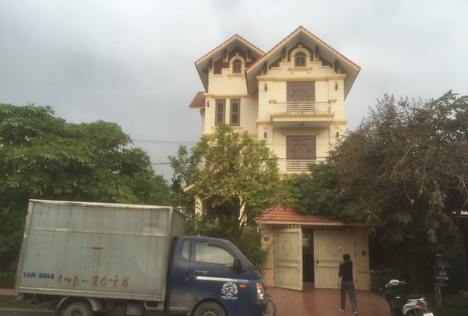 Tin mới vụ thủ quỹ ngân hàng vỡ nợ hàng trăm tỷ đồng Căn biệt thự 3 tầng bề thế nằm ở khu du lịch Bãi Cháy của gia đình Thảo. Ảnh: Minh Đức