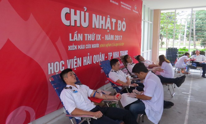 Chủ nhật Đỏ 2017 chính thức khởi động Học viên Học viện Hải quân tham gia hiến máu tình nguyện.