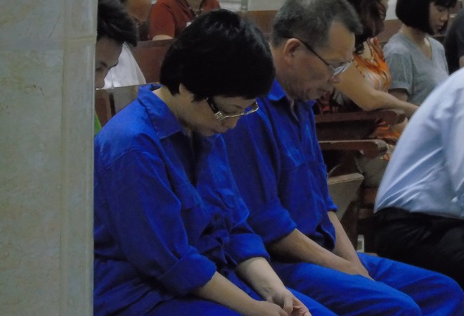 Nguyên ĐBQH Châu Thị Thu Nga: Từng làm phim “Khôn ngoan không lại với trời” Bà Châu Thị Thu Nga (bìa trái) và Nguyễn Văn Tuẫn.