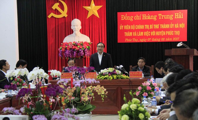 Hà Nội cấp bách xử lý rác thải tồn đọng Bí thư Thành ủy Hà Nội Hoàng Trung Hải phát biểu tại buổi làm việc. Ảnh: Trường Phong.