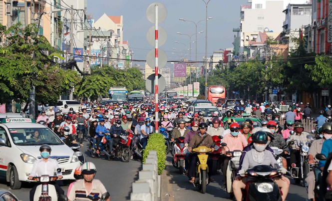 TPHCM mạnh tay chống kẹt xe TPHCM sẽ triển khai nhiều biện pháp mạnh để kéo giảm tình trạng ùn tắc giao thông. Ảnh: Huy Thịnh.