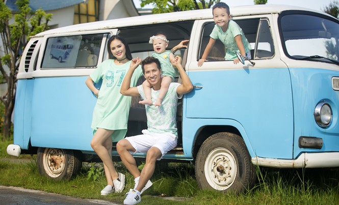 Sao Mai Lê Anh Dũng “cấm” vợ đi hát Gia đình hai ca sĩ Lê Anh Dũng - Lê Trinh. Ảnh: NVCC.