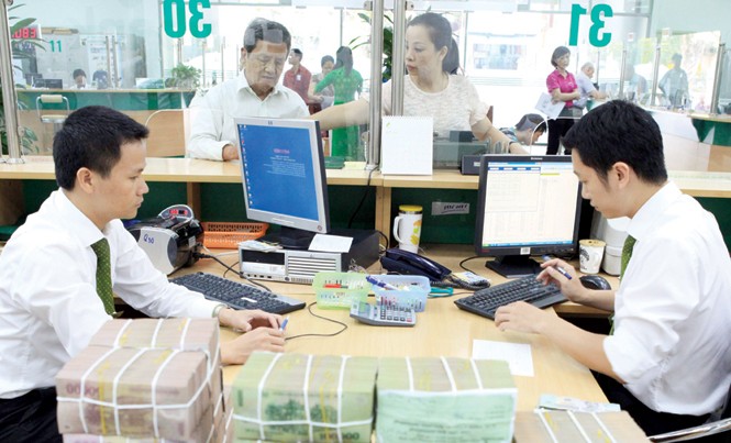 Ngân hàng trước áp lực tăng vốn và chia cổ tức Năm 2017, dù muốn hay không, các ngân hàng buộc phải lo tăng vốn.