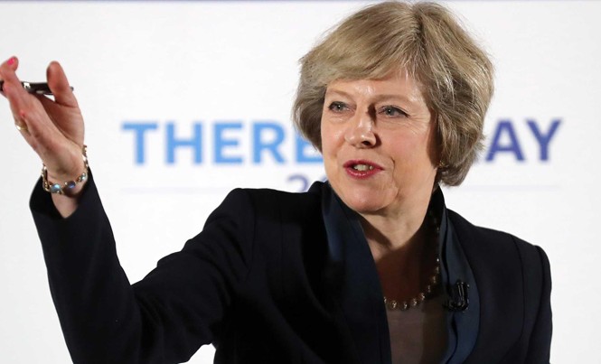 Thủ tướng Anh đánh cược với cuộc bầu cử sớm Thủ tướng Anh Theresa May hôm qua bất ngờ kêu gọi tổ chức bầu cử sớm. Ảnh: The Independent.