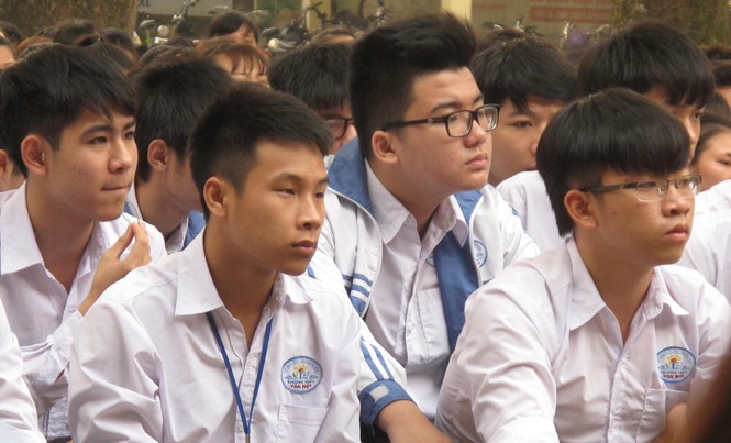 Trường đại học lo thí sinh ảo: Nên lập nhóm ngay Năm nay, tỷ lệ thí sinh chọn xét tuyển ĐH tăng lên 8% so với 2016.