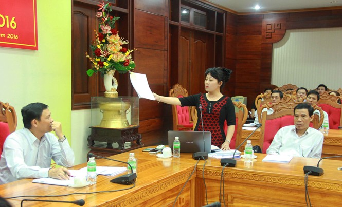 Làm báo giữa điệp trùng cạm bẫy Nhà báo Hoàng Thiên Nga chứng minh Giám đốc Sở Y tế phát hành văn bản gian dối.