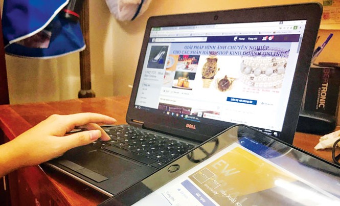 Hàng vạn tài khoản kinh doanh online vào “tầm ngắm” Hà Nội đang có gần 17.000 tài khoản kinh doanh trên trang mạng xã hội Facebook. Ảnh: T.H.