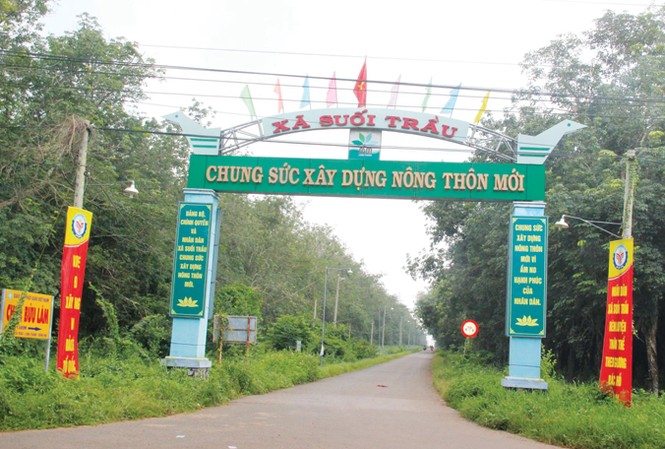 Khoảng lặng quanh dự án sân bay Long Thành Cổng chào của xã Suối Trầu là công trình mới duy nhất được xây dựng ở địa phương này.