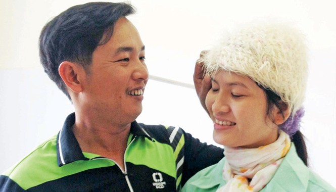 Ngọc trong hầm tối Bắc luôn ở cạnh chăm sóc vợ.