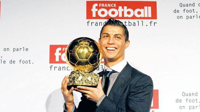 Chiến thắng kép của “ông bà Ronaldo”? Ronaldo sẽ đoạt Quả bóng vàng FIFA 2014? Ảnh: Getty Images
