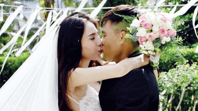 Cuối năm rộn ràng mùa cưới của làng thể thao Việt Công Vinh và Thủy Tiên đã làm đám cưới sau 6 năm yêu nhau, 3 năm chung sống. Ảnh: Thiên Vũ